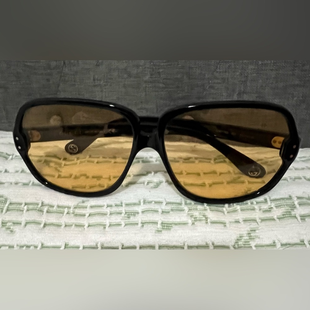 Gucci Women's Sunglasses GG0778S 006 Black/Yellow Lens Oversized 63mm - Picture 3 of 9